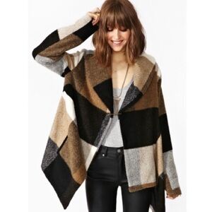 Costa Blanca poncho coat